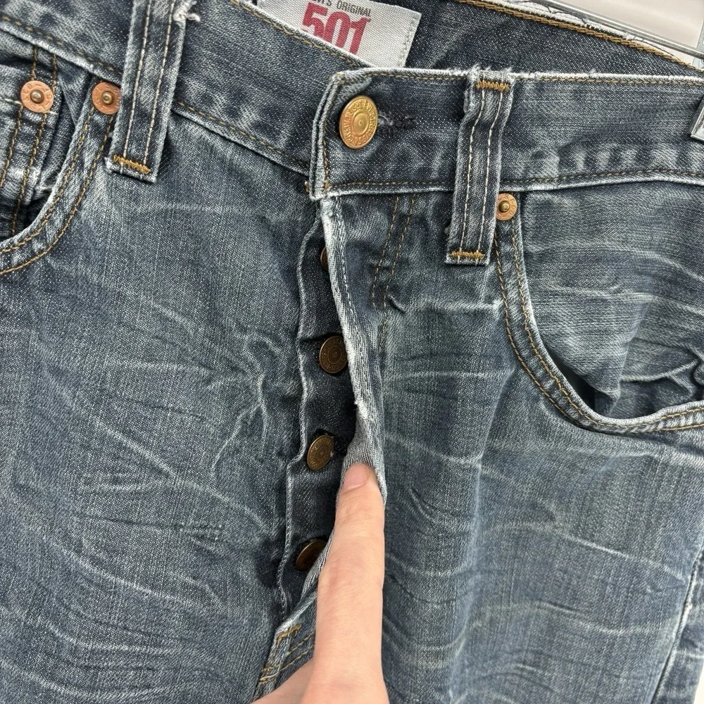 Vintage Levi's 501 Straight Jeans Button Fly Distressed Whisker Y2K Men 32X34